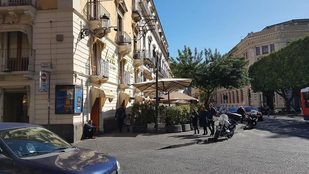 B&B Giardino Bellini-centro Aeroporto di Catania Fontana Rossa Bed & Breakfast