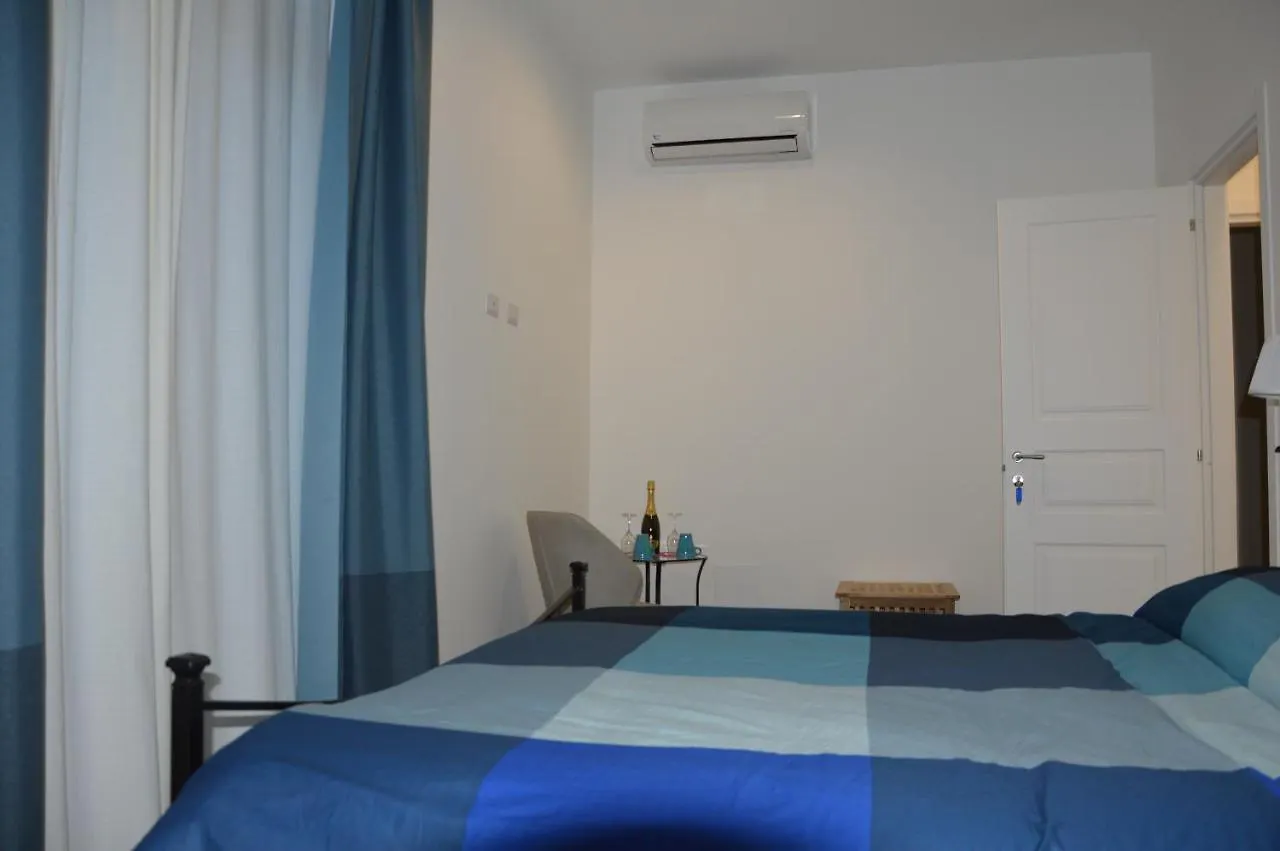 Bed & Breakfast B&B Giardino Bellini-centro Aeroporto di Catania Fontana Rossa